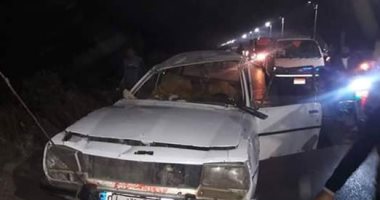 إصابة 4 أشخاص إثر انقلاب ميكروباص أعلى الطريق فى مدينة نصر